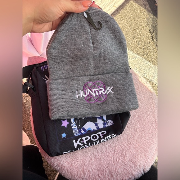 Gray Beanie and KPOP Demon Hunters Bag Set - Picture 2 of 3